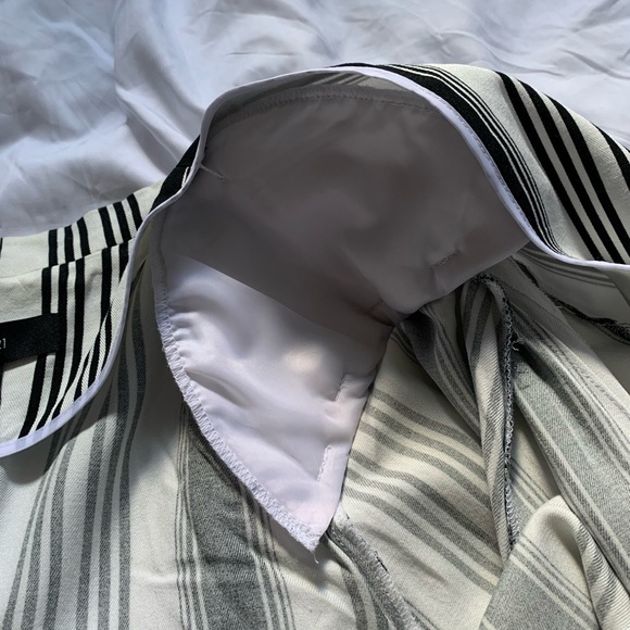 Forever 21 Black & White Striped Blazer - Picture 8 of 8